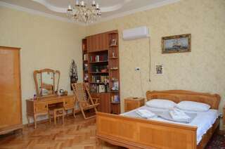Проживание в семье Homestay Panorama Kutaisi Кутаиси Трехместный номер с основными удобствами-5